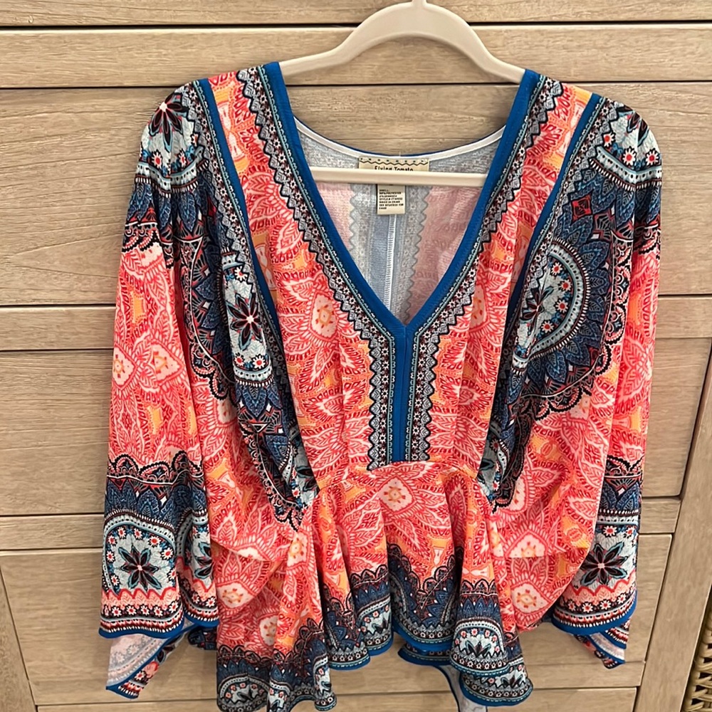 Peplum, big sleeves top